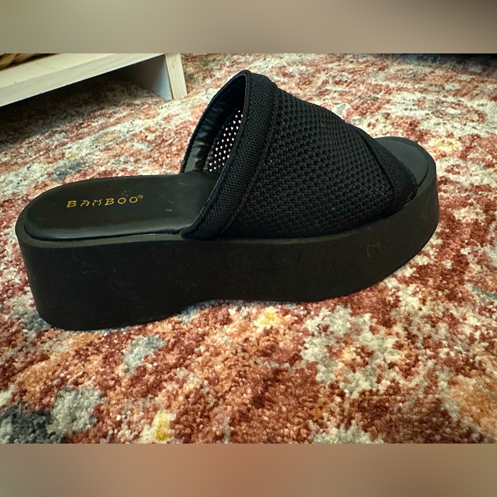 Platform black sandals